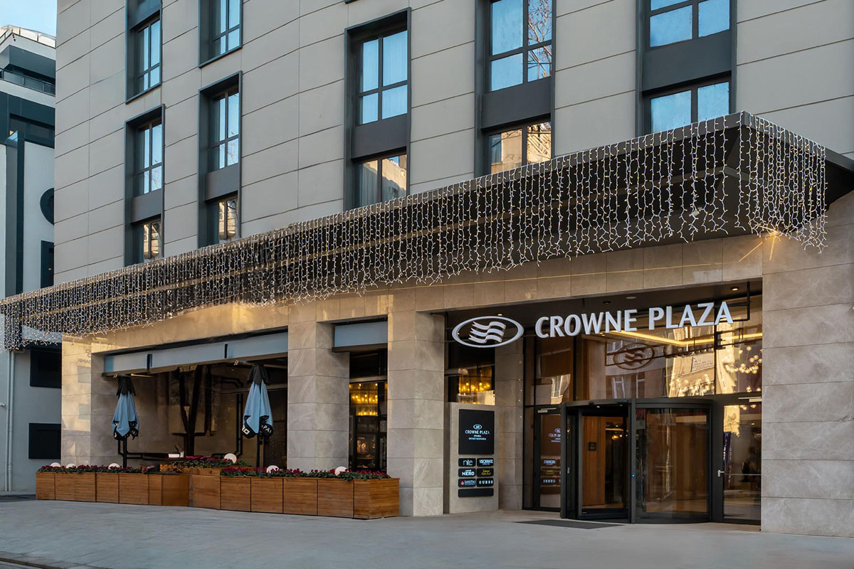 Airport to Crowne Plaza Ortakoy Bosphorus Transfer