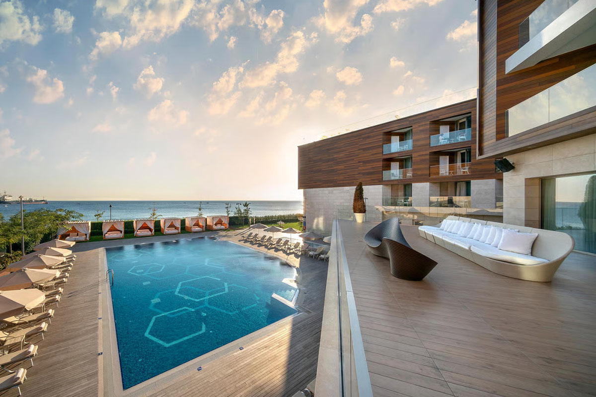 airport to Crowne Plaza West buyukcekmece 