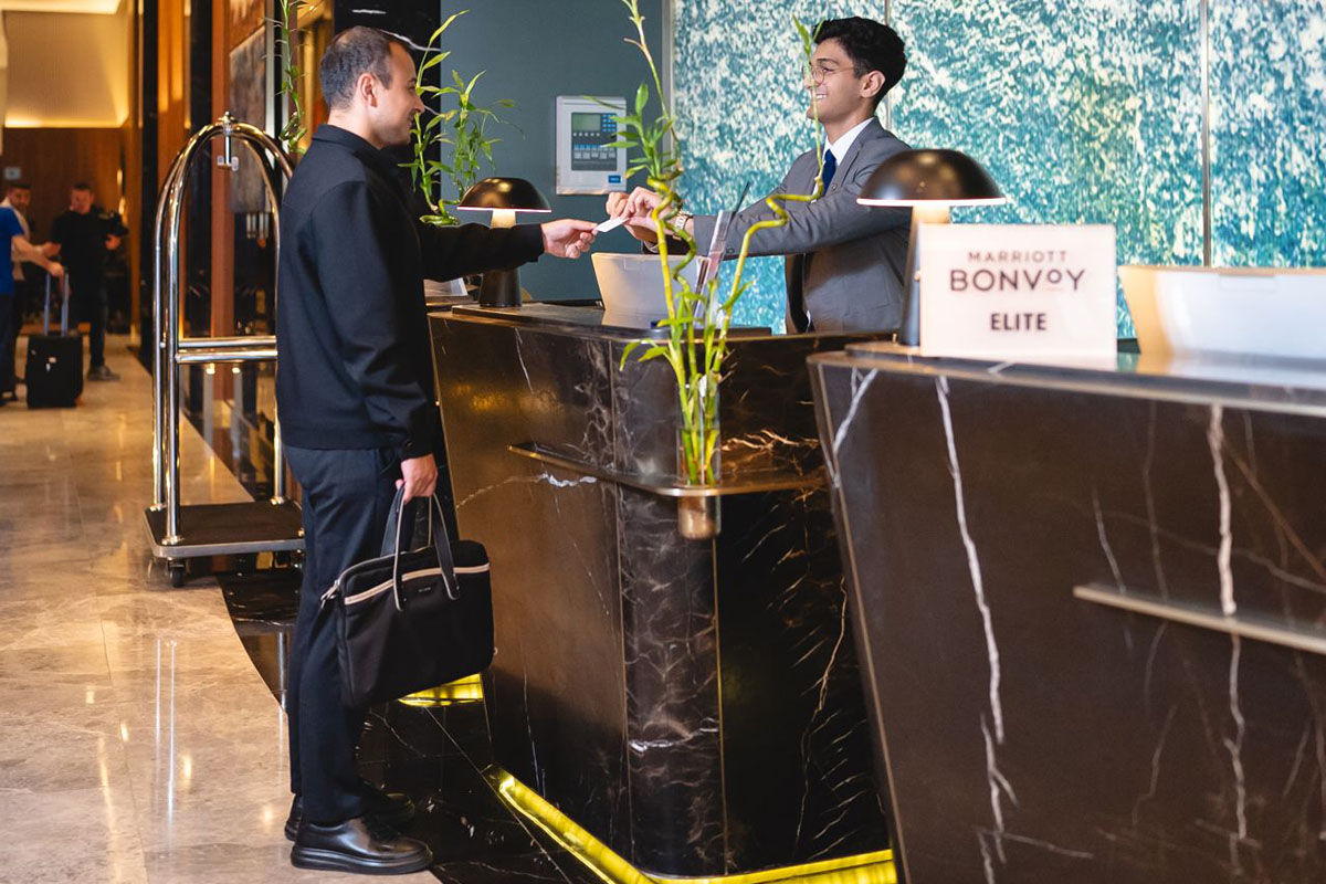 airport to delta hotels by marriott levent