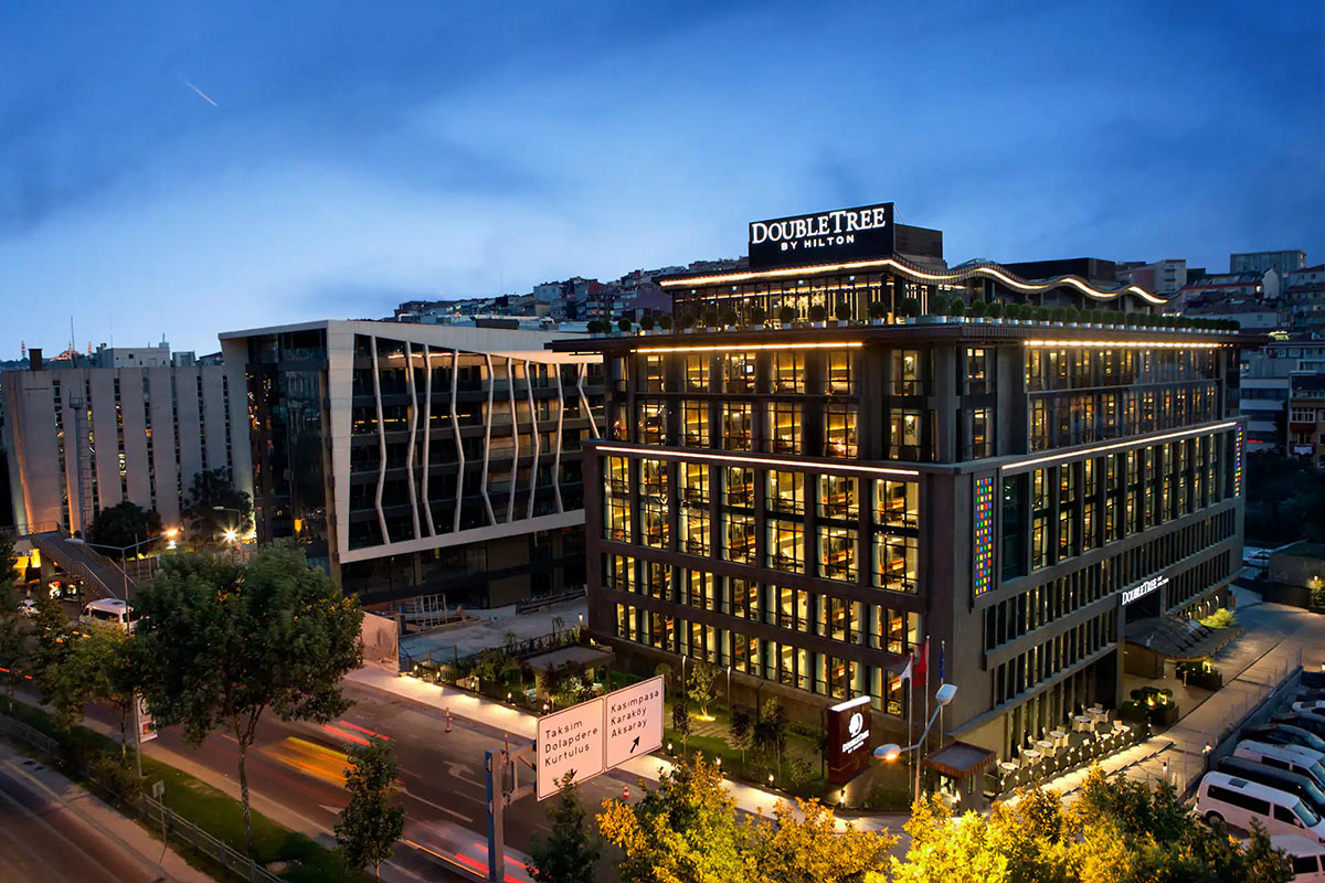 airport to DoubleTree by Hilton Istanbul Piyalepasa Transfer