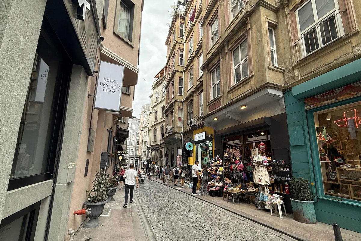 airport to hotel des arts galata