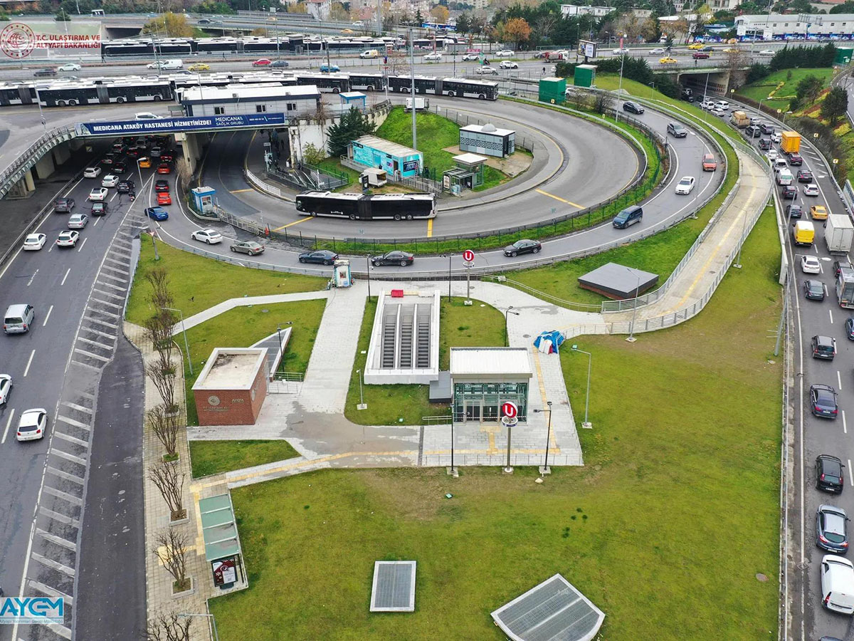 Gayrettepe metrobus Metro station