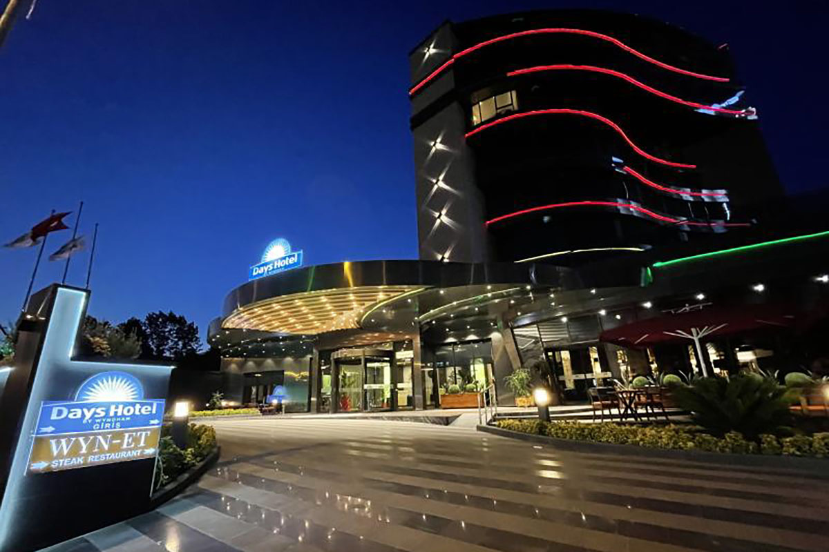 istanbul airport to Days Hotel by Wyndham Maltepe transfer