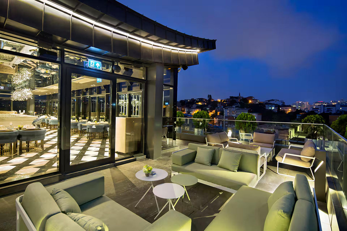 istanbul airport to DoubleTree by Hilton Istanbul Piyalepasa Transfer