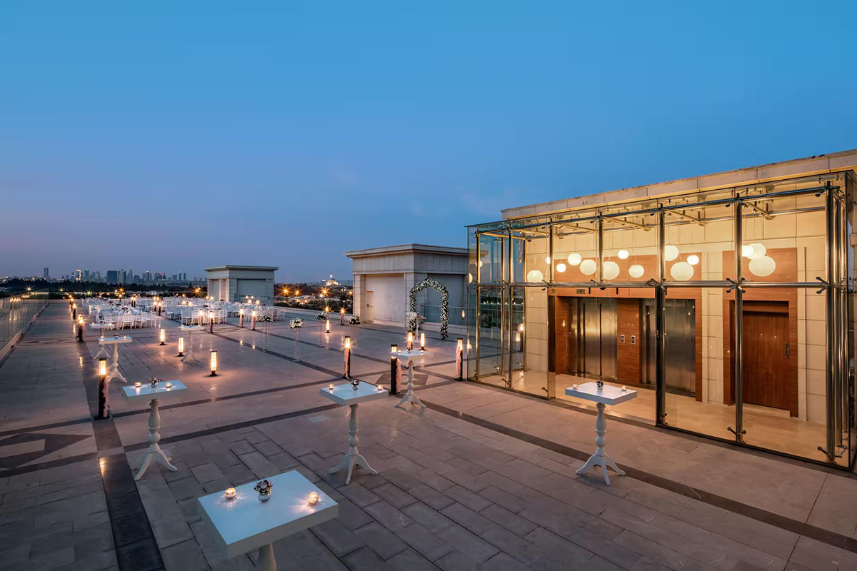 istanbul airport to DoubleTree by Hilton Topkapi transfer