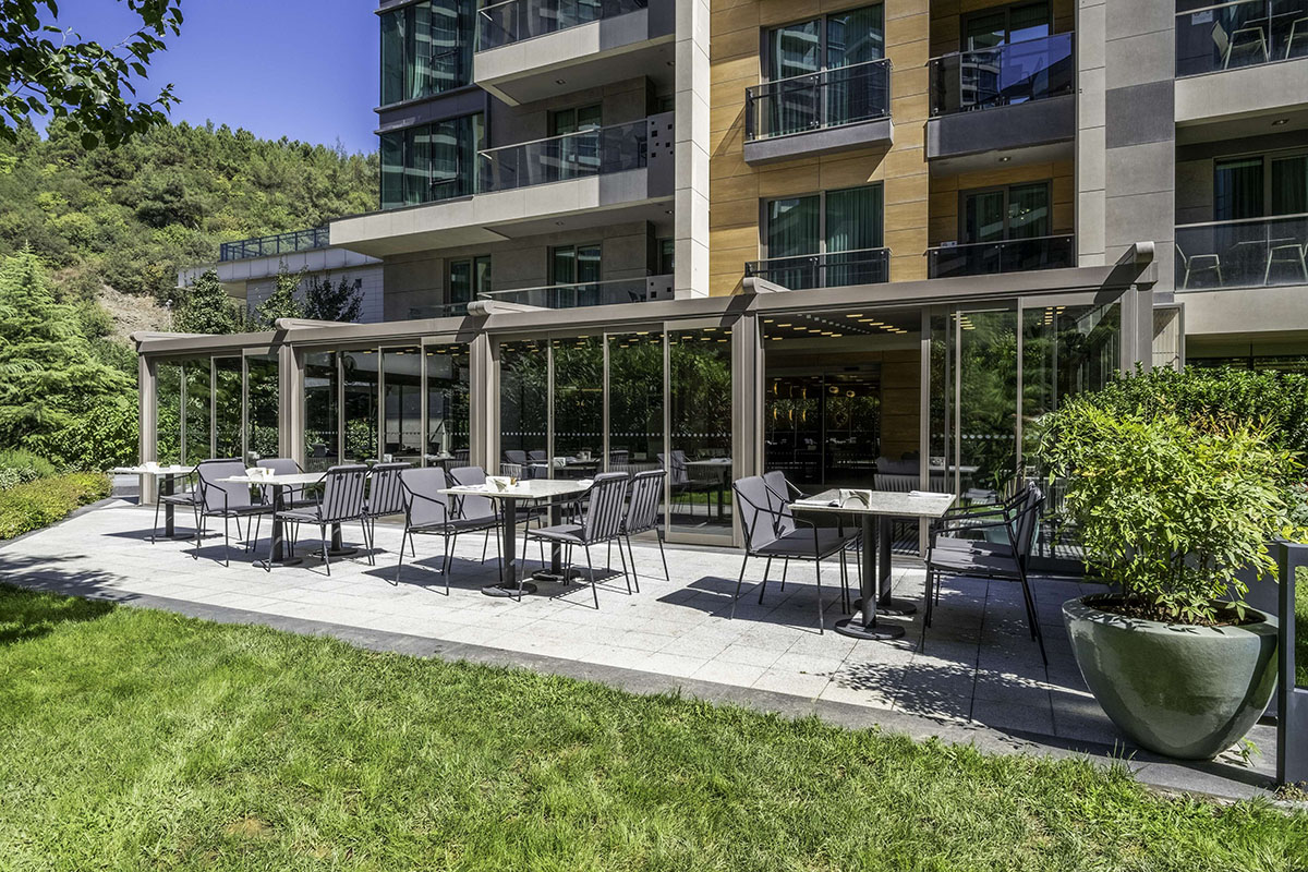 Istanbul Airport to Radisson Residences Vadistanbul Transfer