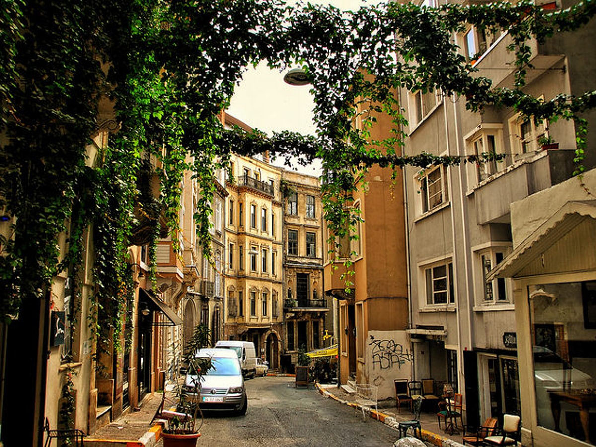 Pera to airport transfer