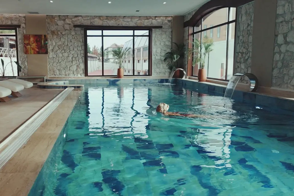 pool magical house hotel