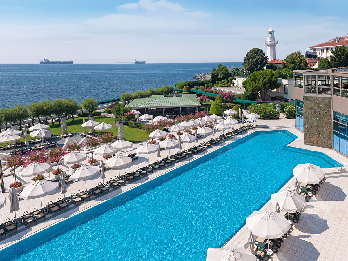 renaissance polat hotel to airport