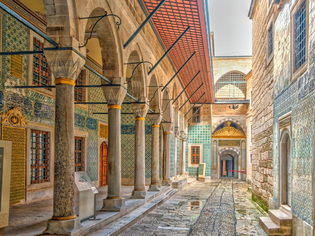 sabiha gokcen to Topkapi Palace 